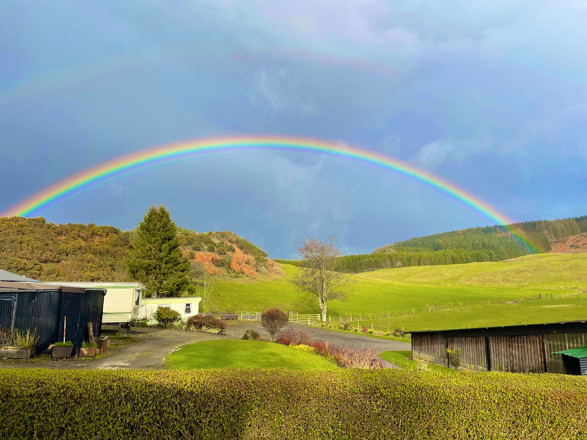 dougymccrae's tweet photo. GM 🌦⛰Keep chasing the pot of gold https://t.co/IYbr2SYVlU