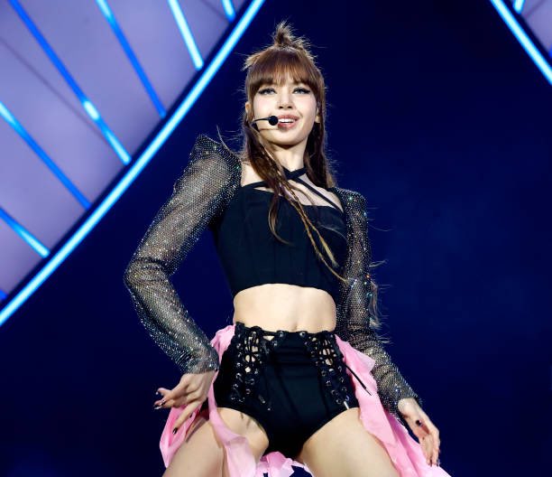 LISANATIONS_'s tweet photo. From Ponytail rapper to Money chick 🔥

LISA COACHELLA COMEBACK
#LisachellaIsHere https://t.co/086fNOdwCl