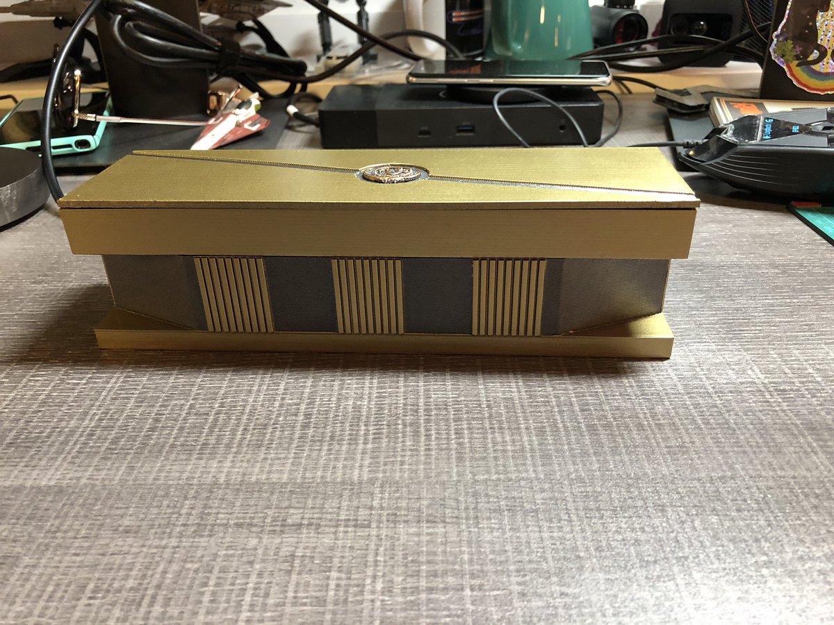 GeekToyLove's tweet photo. Finished up this larger Goa’uld weapons crate so it can ship out Monday
#2023Commissions #Stargate #GeekDen https://t.co/ANu9m50nuE