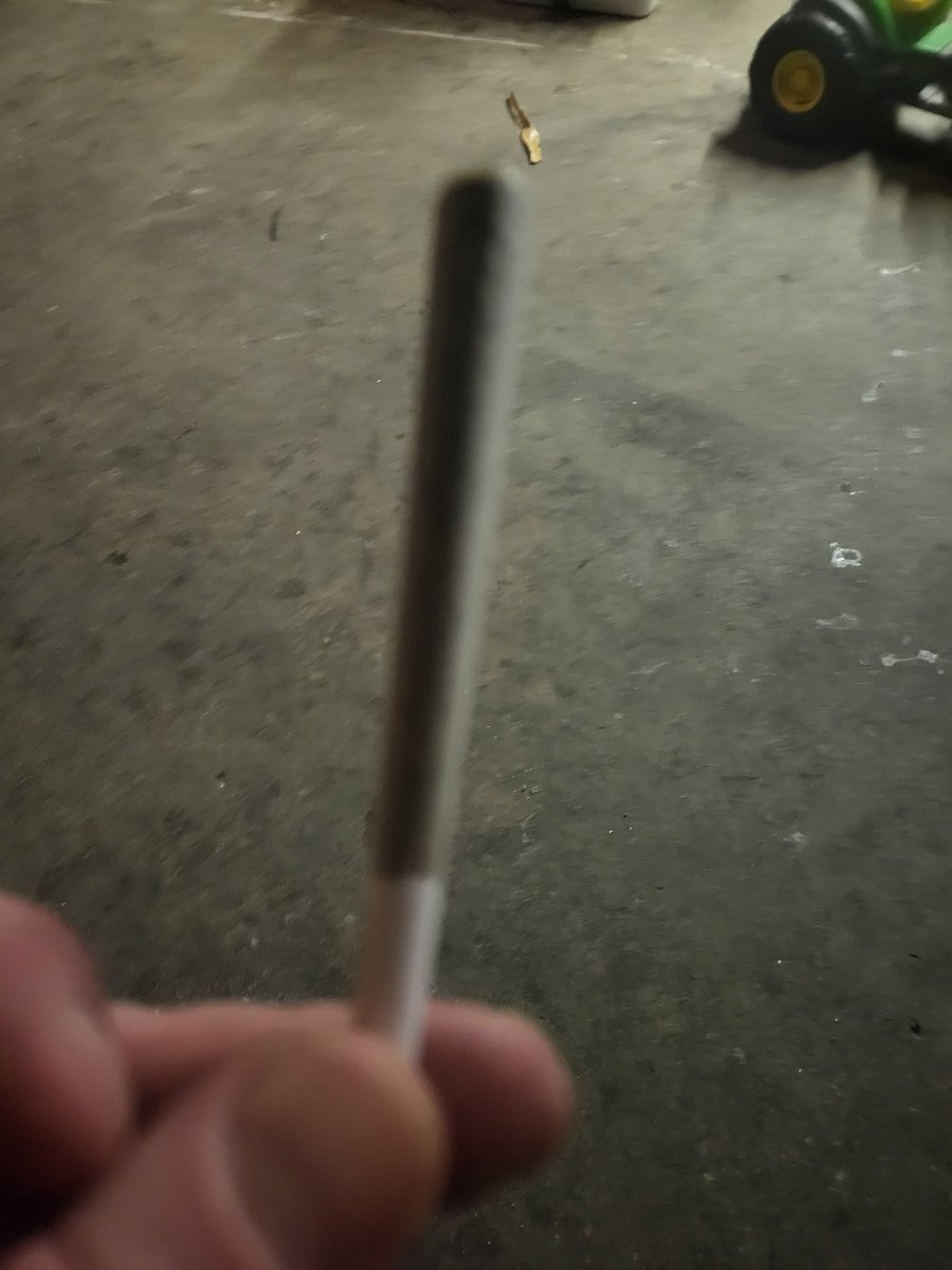 FrankShealyJr1's tweet photo. Sundae Driver from Enlighten Gardens is a great choice for gaming and a hazy high. #weedlife #cannabis #AWBB #caryophyllene #hybrid #kush https://t.co/chj8EGHHt3