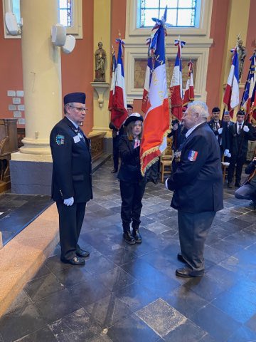 MadyDorchies's tweet photo. BĂ©nĂ©diction et remise du drapeau « Jeunesse Devoir de MĂ©moire » Ă lâ#UNC #Cysoing #Louvil avec lâarrivĂ©e dâune jeune porte drapeau de 9 ans !
đĂ cette jeunesse des #hautsdefrance qui sâengage pour perpĂ©tuer le souvenir de ceux qui ont donnĂ© leur vie pour notre libertĂ© ! https://t.co/uqZPcJb5O8