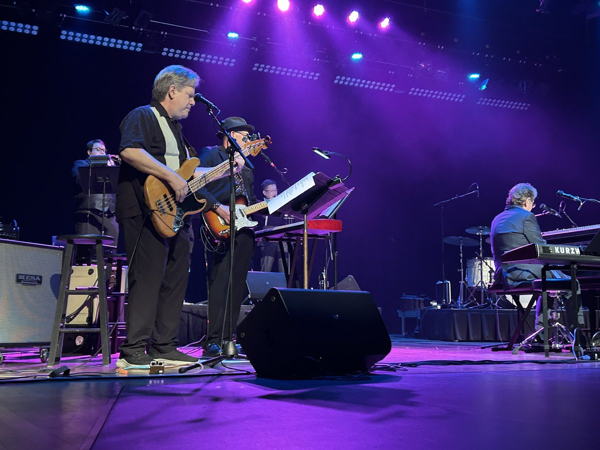 MayumiIzumi1's tweet photo. What a wonderful Saturday night @Centennial_Thtr ! Thank you Nicole for inviting me to the #GaryCableProject โs concert ๐ #saturdaynight #northvancouver #concert https://t.co/IBruv05bph