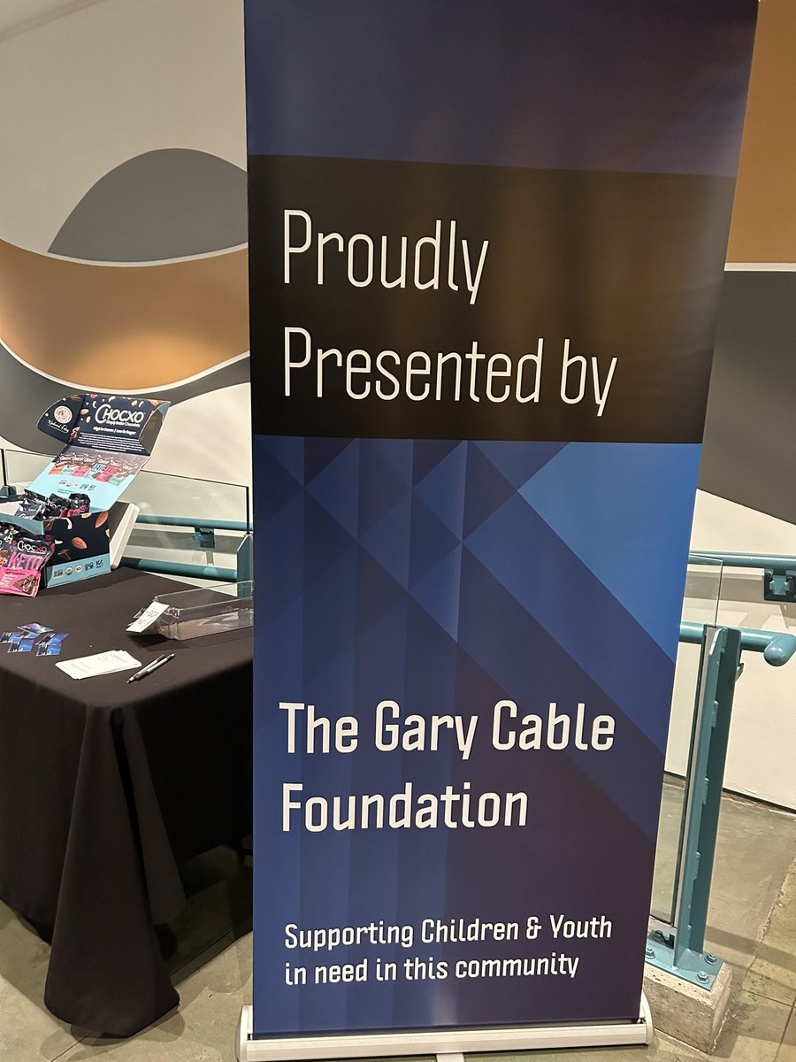 MayumiIzumi1's tweet photo. What a wonderful Saturday night @Centennial_Thtr ! Thank you Nicole for inviting me to the #GaryCableProject โs concert ๐ #saturdaynight #northvancouver #concert https://t.co/IBruv05bph
