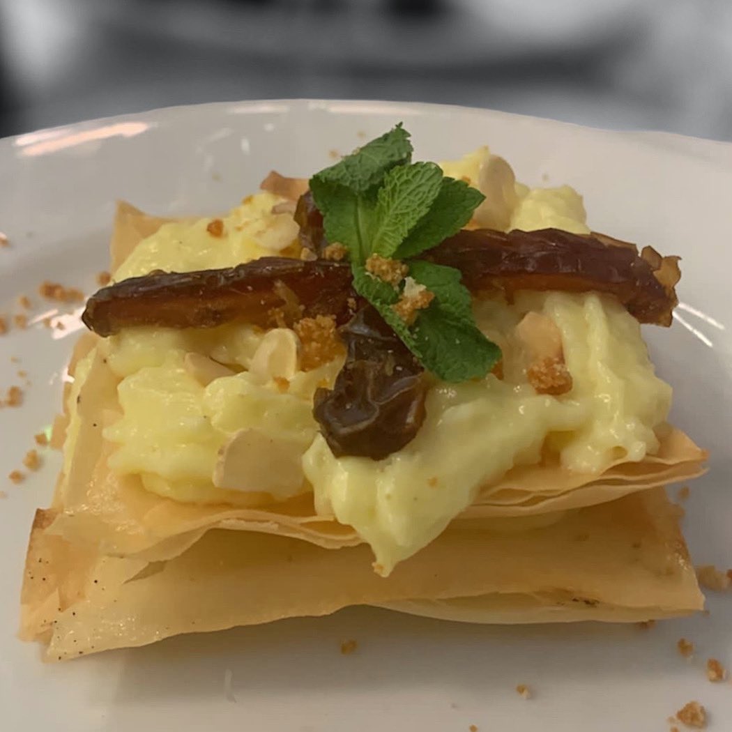 ✨Se alla fine tieni ancora la forchetta è perché sai che il meglio deve ancora venire😋
ツViviamo la vita con la consapevolezza che al termine ci aspetta il meglio❣️
༄Crema di ricotta profumata alla rosa in crosta di pastafillo con guarnizione di datteri
#cinqueterre #ristorante