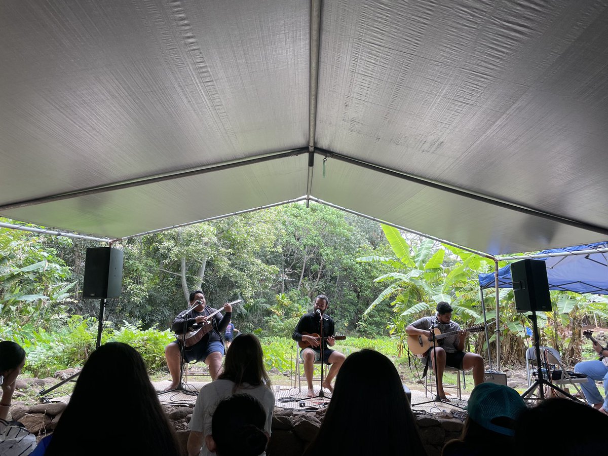 vacillates's tweet image. Ua haʻalele ʻino ʻia paha kahi twitter