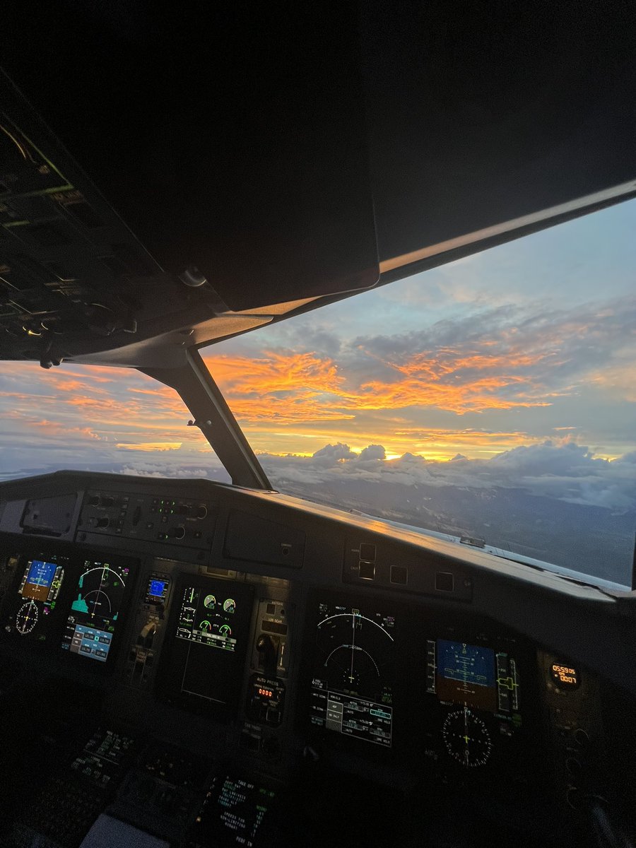 PSirivalu's tweet photo. Colourful skies https://t.co/26sqYiHVnc