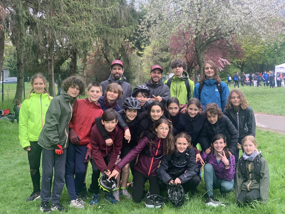MikaDesplanq's tweet photo. MERCI aux organisateurs du challenge nature pour ce beau moment scolaire et sportif! @UNSS_Paris @Academie_Paris https://t.co/PZickD4WN5