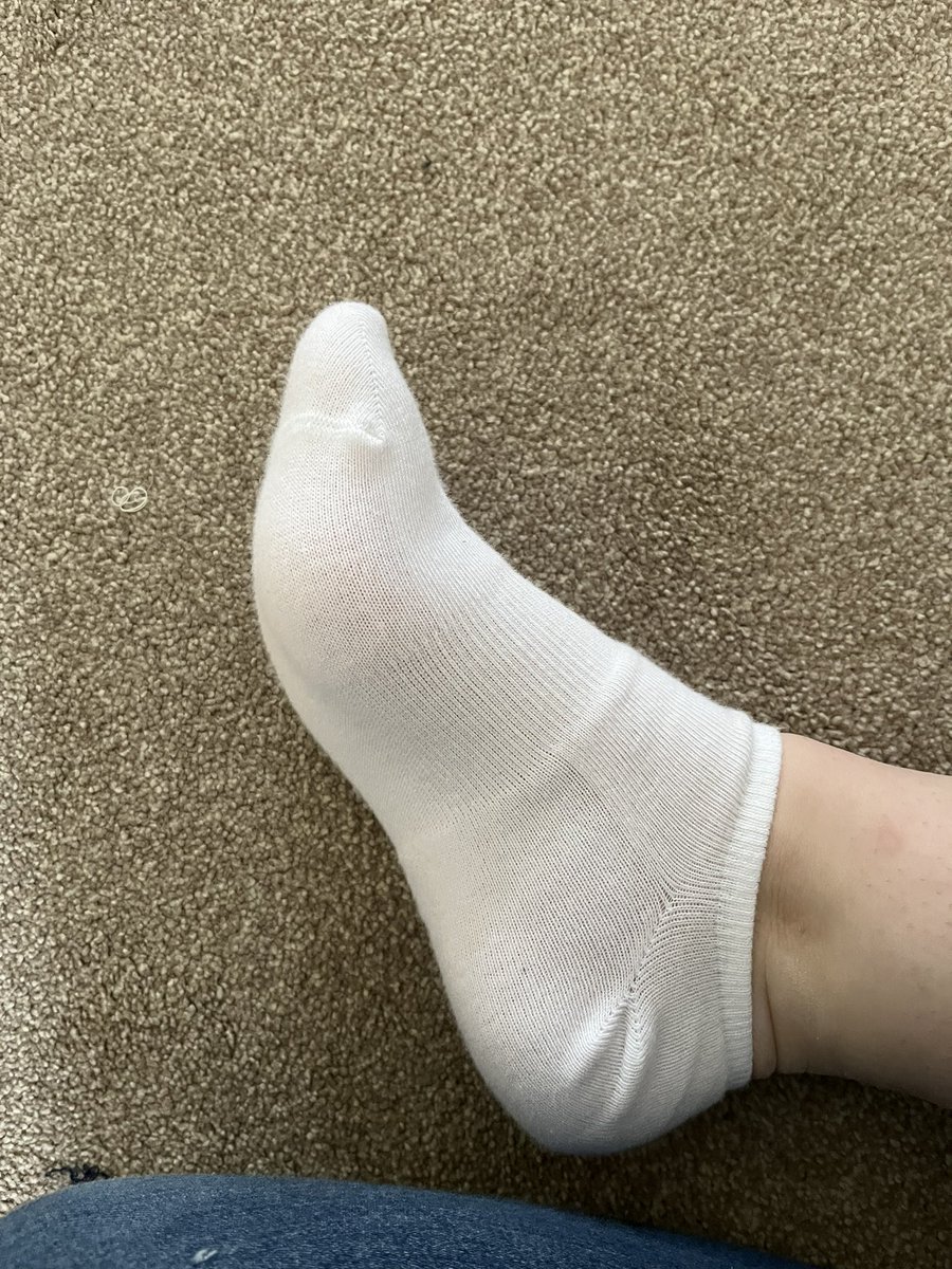 KatieLSweet's tweet photo. @marksandspencer are the real MVP for putting the toe seem underneath. https://t.co/rXIWA3kadw