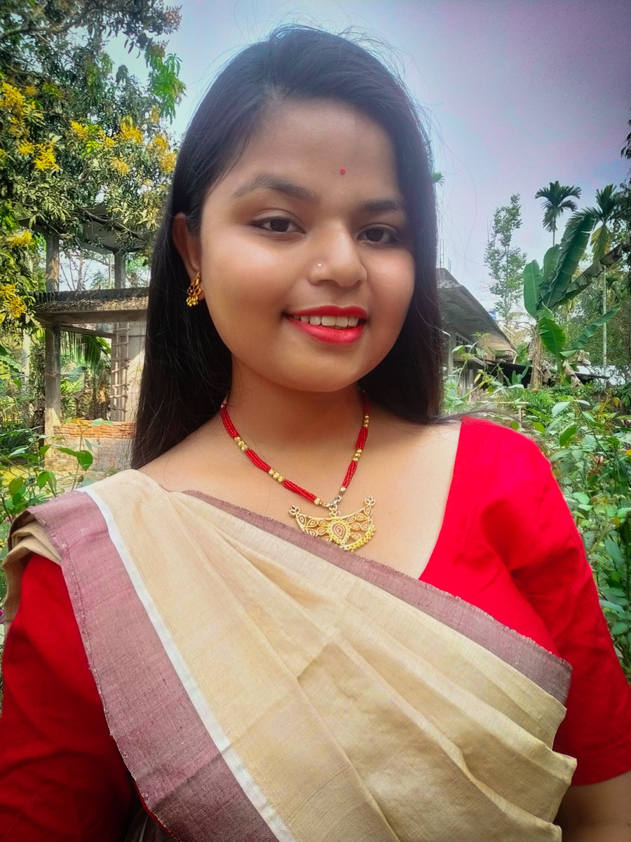 Modhu454's tweet image. #বহাগ🌼
ৰঙালী বিহুৰ শুভেচ্ছা।