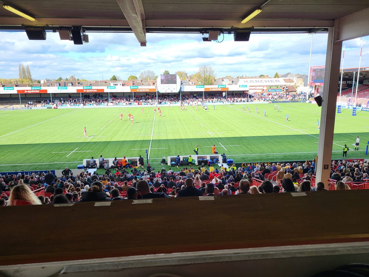 Well done to all the members of the RNRURS who took part in yesterday's <a href="/armyrugbyunion/">Army Rugby Union</a> vs <a href="/RAFRugbyUnion/">RAF Rugby Union</a> matches.

The weather held out to provide a glorious day of rugby.

#rugby #royalnavy #referee