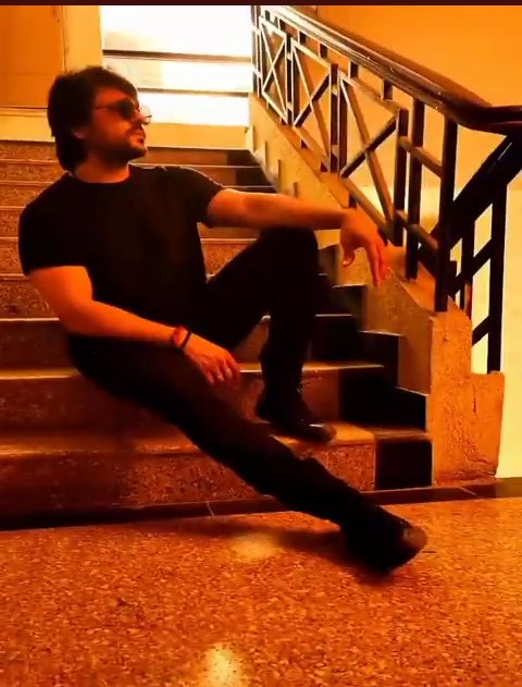 MamtaDh21517562's tweet photo. @FansAashieshi2 @Best_of_Ashish @withregram @ashish30sharma Powerful💯💯👍
#AashieshSharrma #PowerfulMan https://t.co/aOpcrsB1ky