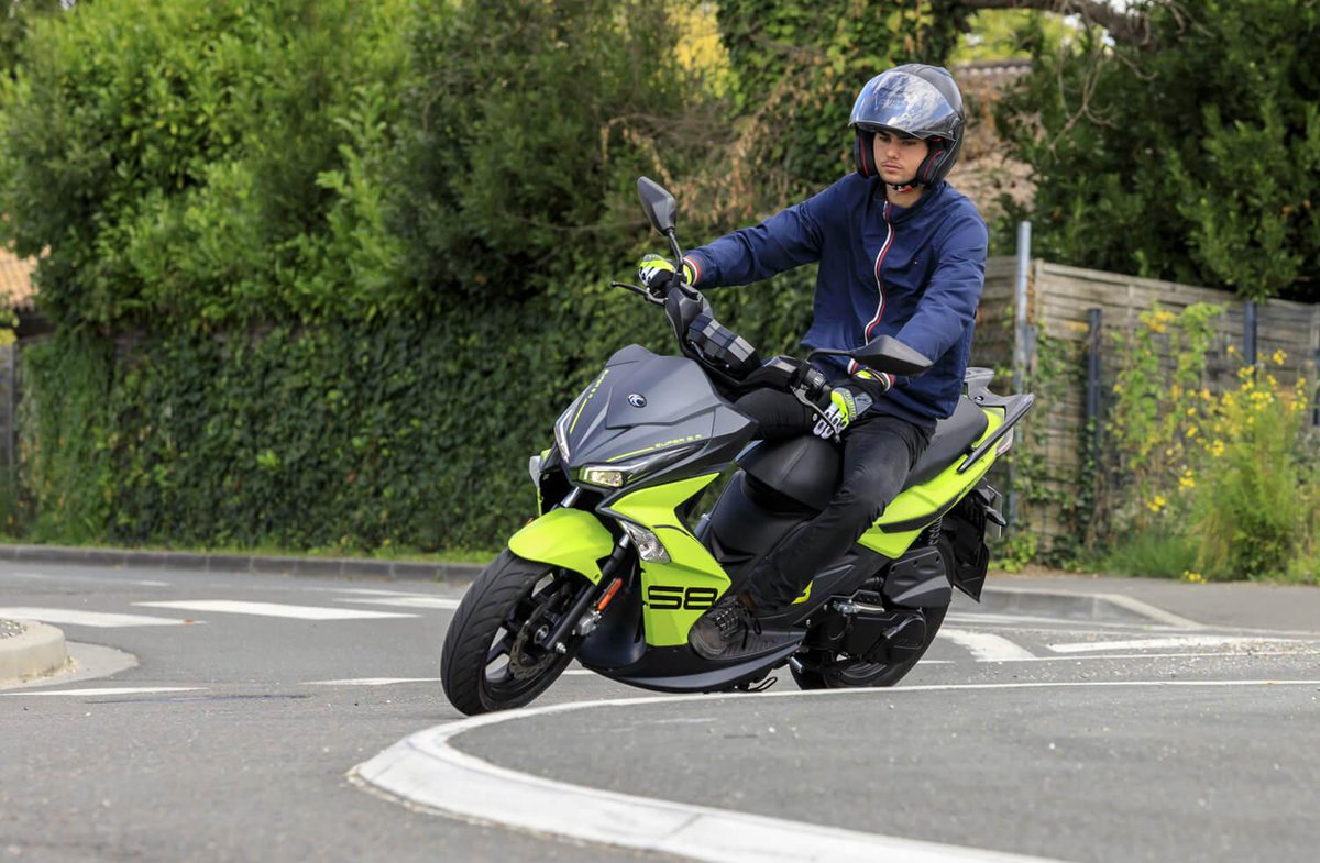 Bikes4Sale's tweet photo. KYMCO Super 8 R - A modern and trendy colorful 50cc Scooter from the brand of KYMCO .

Check out https://t.co/4JKppI6dth to know more.

#KYMCO #kymcosuper8 #super8r #kymcoscooter #50cc #scooter #KymcoPhilippines #kymcoindonesia #kymcoUK https://t.co/OUroVlr1qr