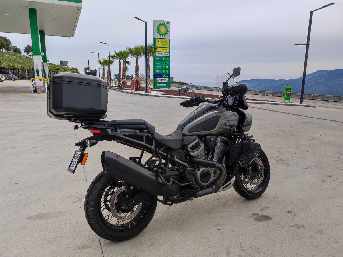 AlperKarakas11's tweet photo. #harleydavidson #panamerica #livetoride https://t.co/7zZk0kwij0