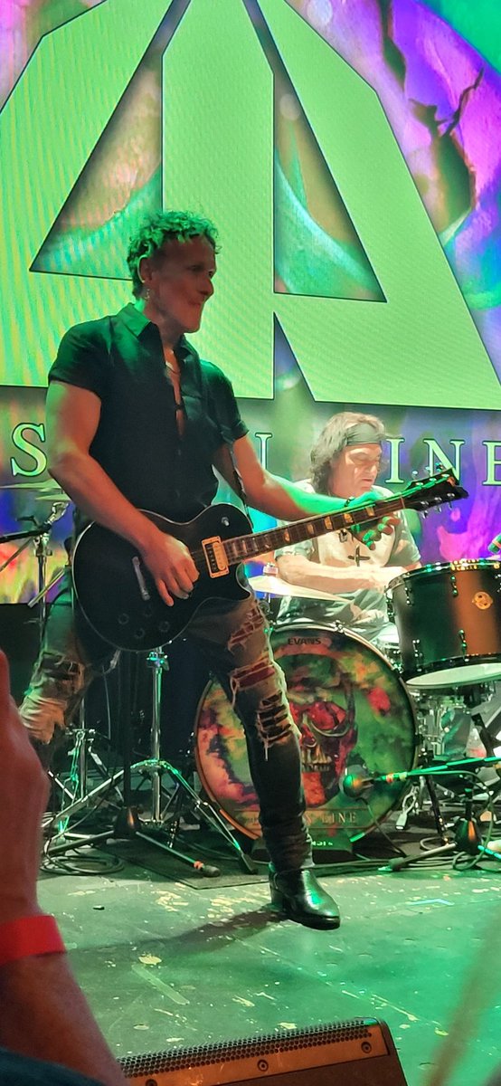 Tubthumper🍙 tweet media