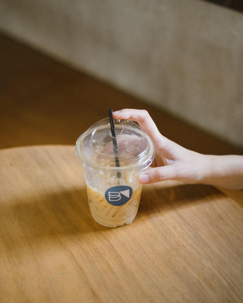 Champ_nitirak's tweet photo. Building a cafe.
.
คาเฟ่แถวสันป่าข่อย ร้านน่ารัก มีมุมถ่ายรูปเยอะ กาแฟอร่อยด้วยนะ
.
.
#Nitirak
#adayinchiangmai
#reviewchiangmai #cafehopping #cafechiangmai #cafehoppingcnx #รีวิวเชียงใหม่ #เชียงใหม่ #เที่ยวเชียงใหม่ https://t.co/ua4zVGXs8Q