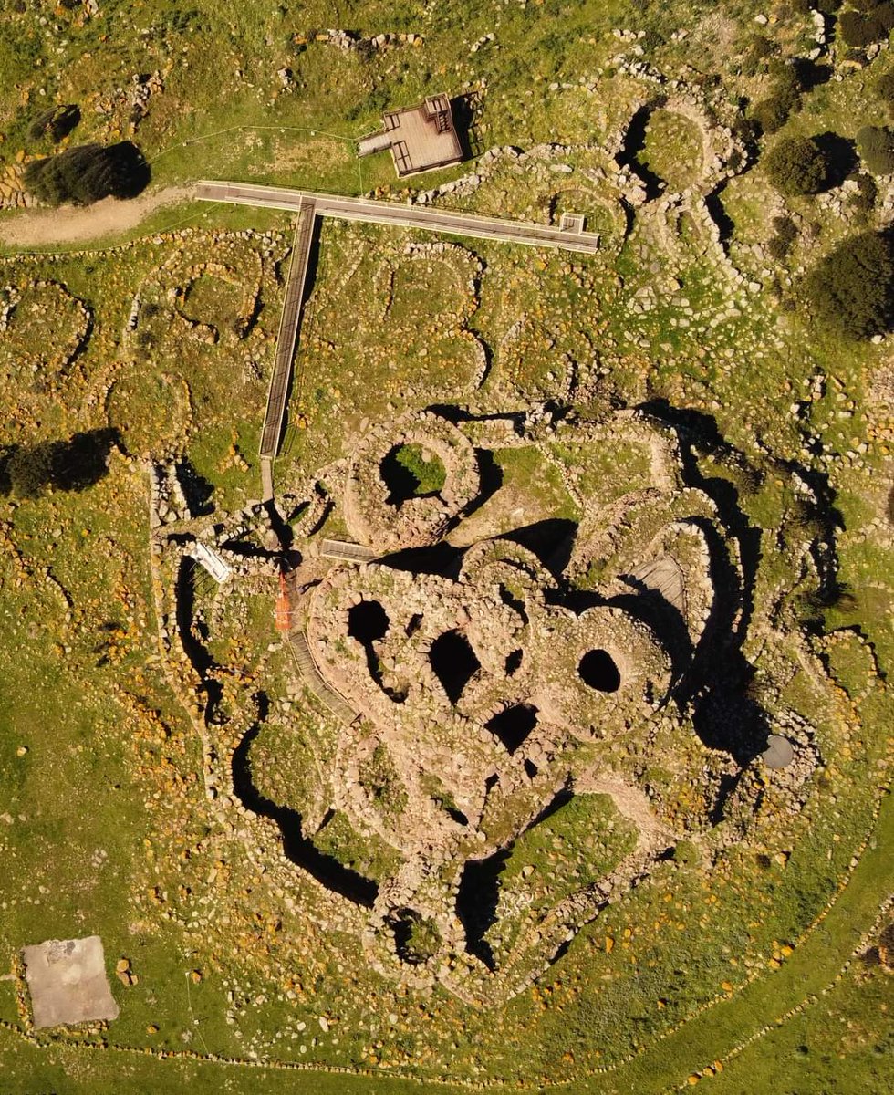 Il poderoso nuraghe Seruci di Gonnesa
facebook.com/10859130095953…
