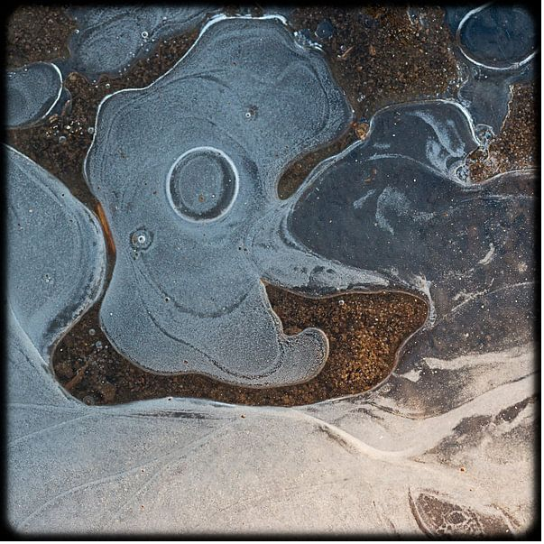 DroomgansPics's tweet photo. https://t.co/GaX9VGwvDM
Transform your home into an art gallery with our stunning frozen water puddle wall art! 🎨🖼️ This abstract piece adds a touch of elegance and sophistication to any room. ❄️ #WallArt #AbstractArt #FrozenPuddle #HomeDecor #Artistic #InteriorDesign https://t.co/ItvJ97KXKY