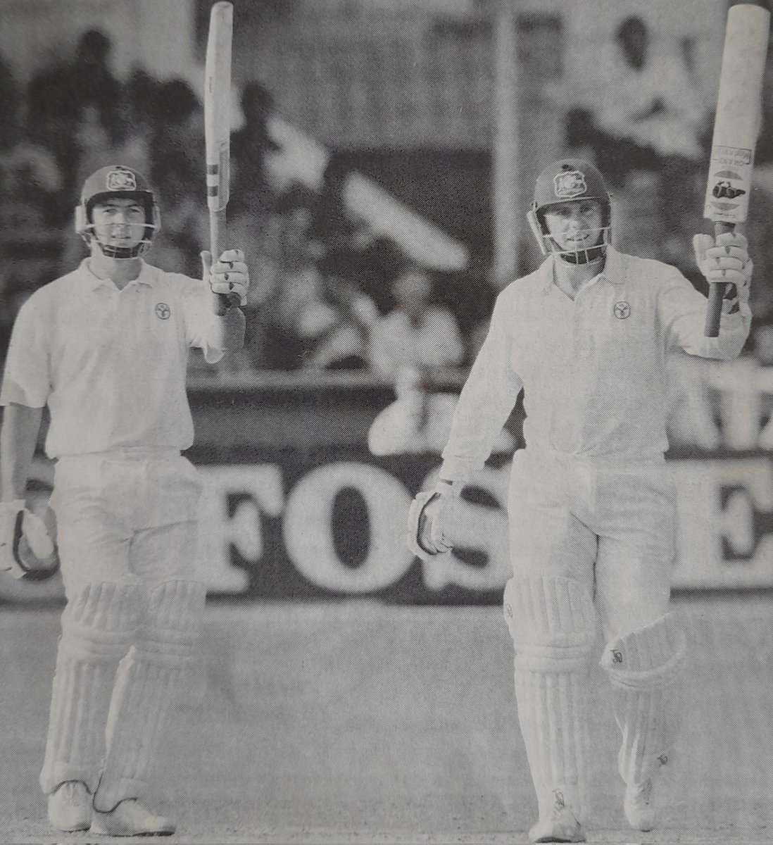 CaughtAtPoint's tweet image. Mark Taylor and Geoff Marsh celebrate their 300 partnership in the 5th Ashes Test (1989) at Nottingham 

#engvaus #Australia #ashes #CricketTwitter #Throwback
📷 David Munden