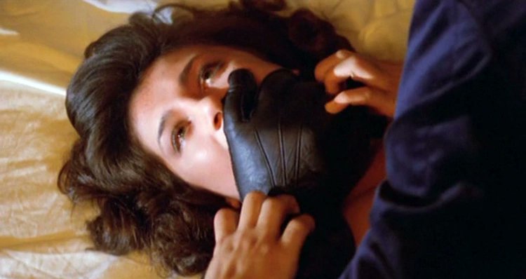 AngusKohm's tweet photo. #RandomSaturdayLateMovie
The Sister of Ursula (1978) by #EnzoMilioni
w/#BarbaraMagnolfi #StefaniaDAmario #YvonneHarlow
Two sisters arrive at a luxurious Italian seaside hotel as a mysterious killer starts murdering promiscuous women in the area.
#Horror #Mystery #Giallo https://t.co/NfoHKBSufF