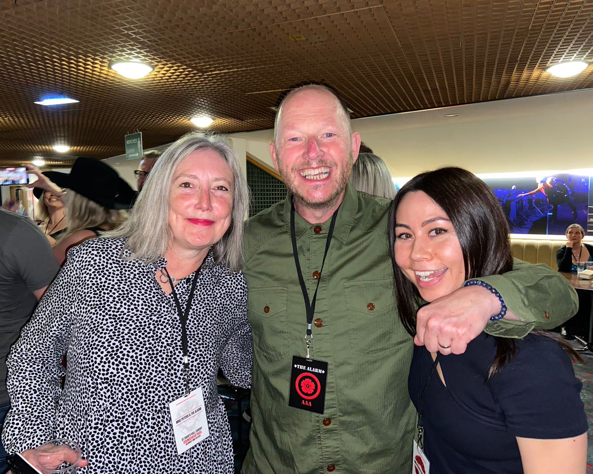 natalie_emuss's tweet photo. What a wonderful night at @thealarm 40th Celebration gig. Just incredible. Love Hope Strength to all xxx https://t.co/JstfTzYVZo