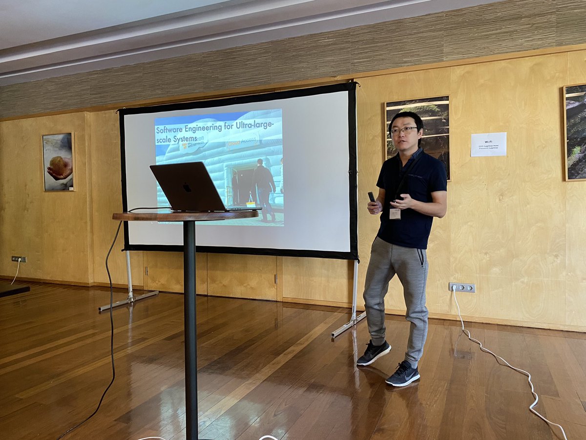 Our first keynote talk by <a href="/swy351/">Weiyi Shang</a> on log analytics infrastructures. #ltb2023
