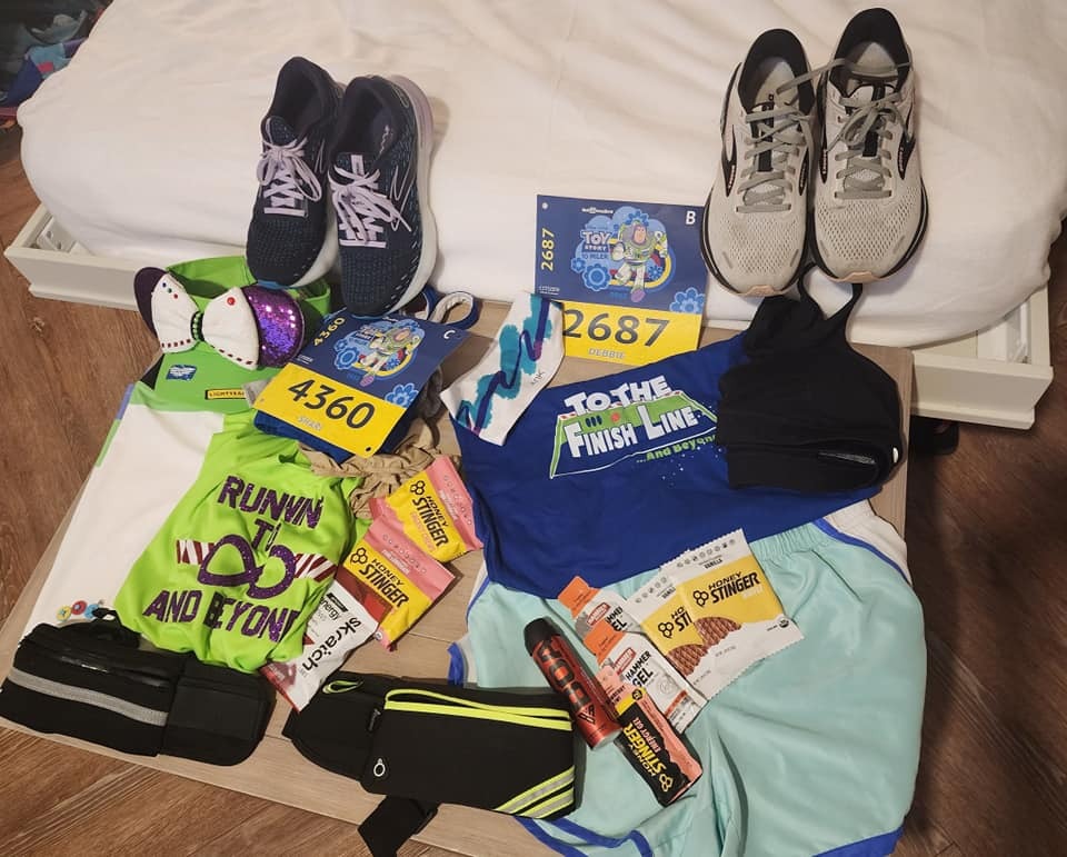 To the FINISH LINE and beyond!!! @rundisney

#thisisearly
#disneyrun
#whyamiawake
#nooneischasingme 
#toystory10miler instagr.am/p/CrFpPM4OZih/