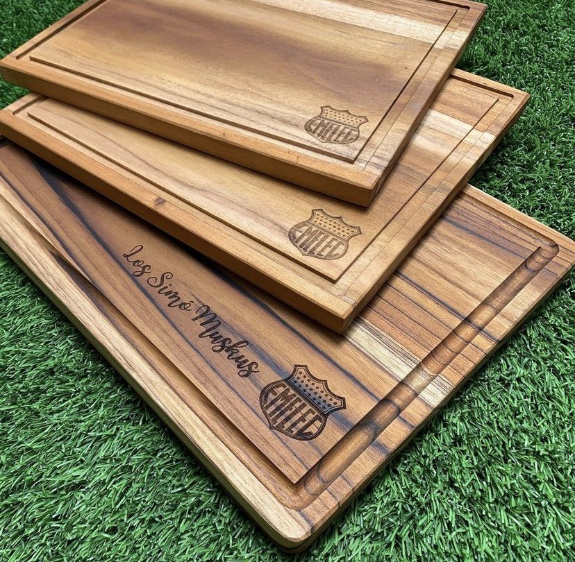 CasaRinconEc's tweet photo. Celebra la victoria del idolo 💛

Que no falte en tus asados tu tabla de teca personalizada y destapador personalizado 🙌🏻 

O perfecto como regalo para esos amantes de los asados y amarillos de corazón.

Escríbenos, encantados te ayudamos. 

@casarinconec https://t.co/ug0duv5dnz