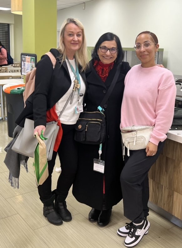 Wishing the incredible Antonia Darder the happiest of birthdays, today! I hope your day is as special as you are to so many of us, around the globe. You truly are an inspiration! Much love, always, dearest Antonia 🎈🎈🎂🥂🎉🥳💐💐💐🥰❤️ 💛 💜 💐💐💐💐💐💐 xXx