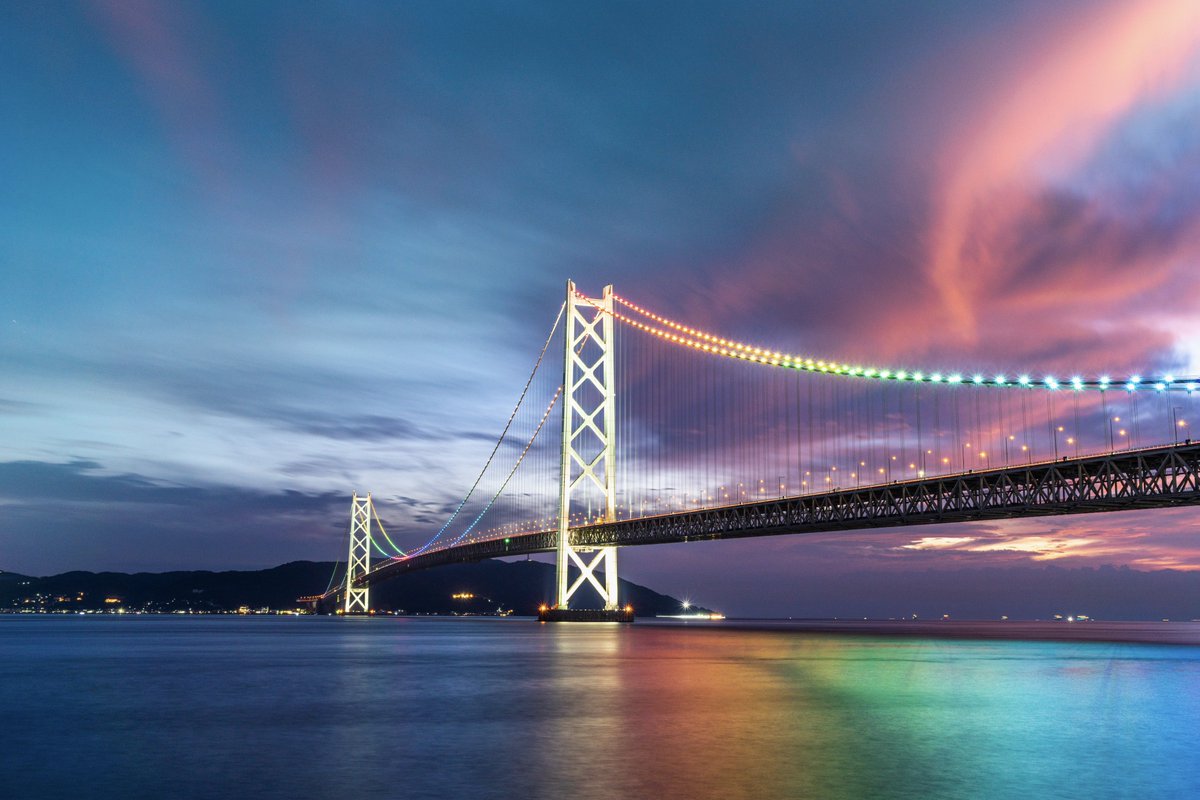 夕暮れ時のわずかな決定的瞬間。
#sonyalpha 
#zeisslens 
#明石海峡大橋