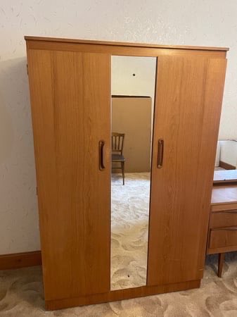 youngclan34's tweet photo. Mid century bedroom furniture  https://t.co/aM9ceZBHw2 https://t.co/Z3LmKFcnWw