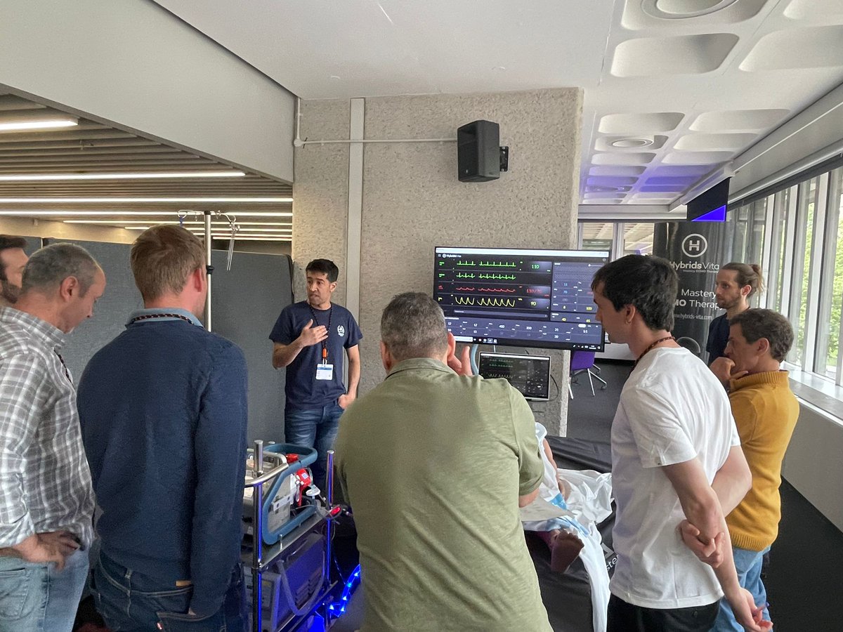 ECMOHUVH's tweet photo. Y el dia previo, talleres #ECMO con simulacion de alta fidelidad con el simulador Hybrids-Vita, desarrollado en @VHIR_ junto a @Simulacion_Medi
https://t.co/0y80jvVXNf
No os perdáis el curso #SHOCK2023! https://t.co/8K4dSbbZ7y https://t.co/7E4rH6PbSn