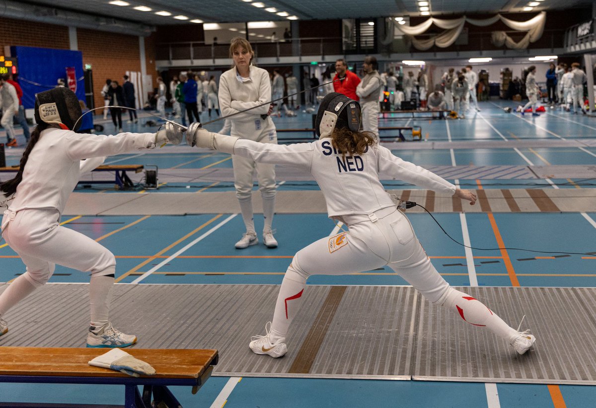 Gisteren laatste wedstrijd in Alkmaar voor de NK senioren. Isaura wint bij de dames. Nog een weekje trainen!

Overige resultaten dames
10e Feia

Heren
5e Maurits
8e Peter
11e Matias

#Alkmaar #senioren #nk #schermen