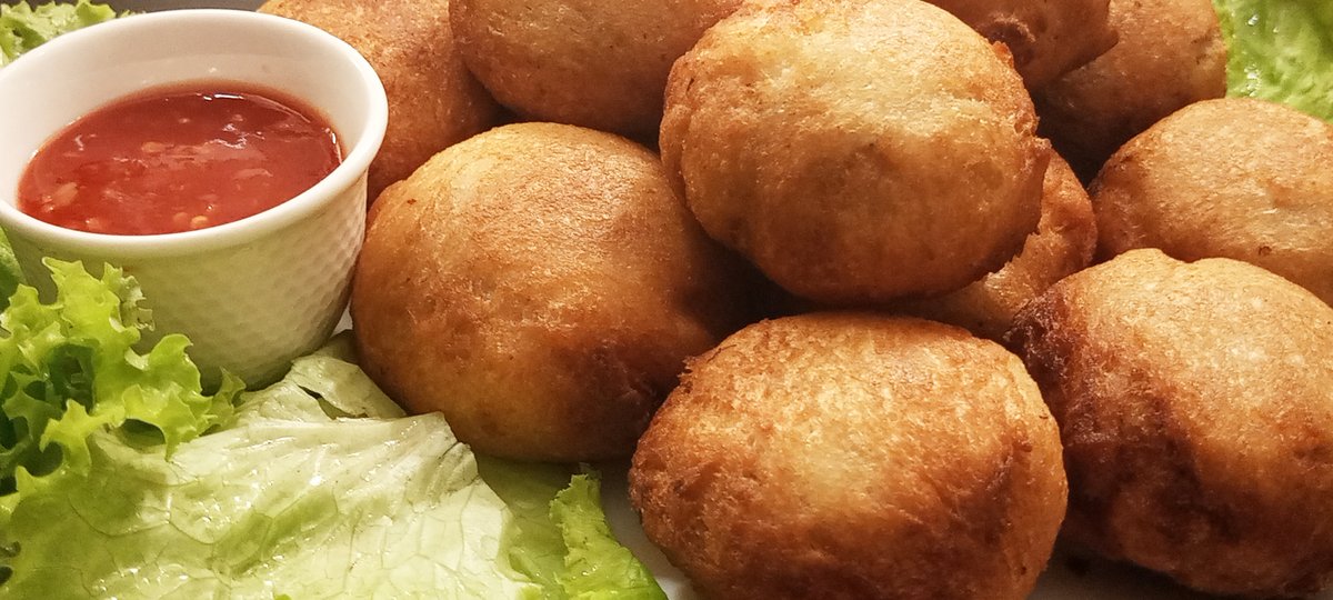RecipeandBeyond's tweet photo. Add some fun to snack time with our irresistible potato bread balls! Perfect for kids and kids at heart.

https://t.co/fjVrnRx7MO

#YumYum #recipes #foodlover https://t.co/ZiBTYVwxaR