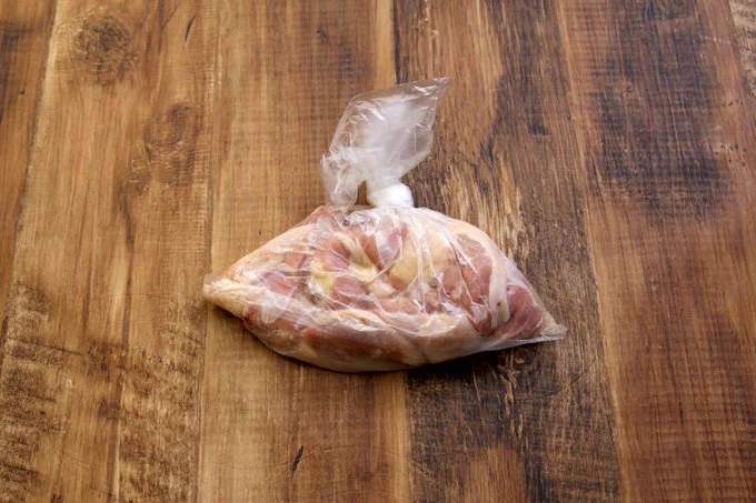 時々無性に食べたくなる味？！少ない量の油で作れちゃうお手軽「唐揚げ」レシピ！