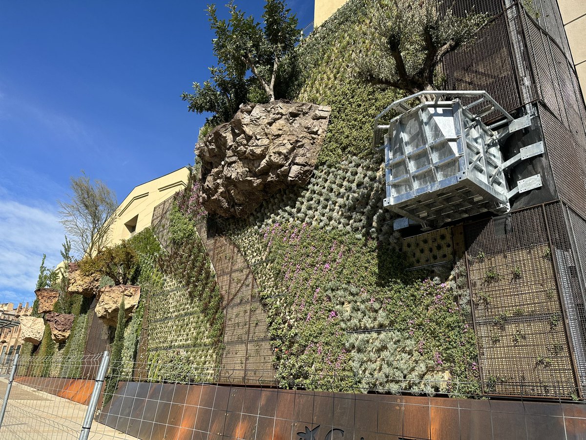 avcontreras1968's tweet photo. First step to @hannover_messe . Barcelona is always a lovely place to take a break . I’m very proud being a  part of the Siemens experience #HM23 @IsotaderSocial @ioticsocial https://t.co/nO8SJlD8YM