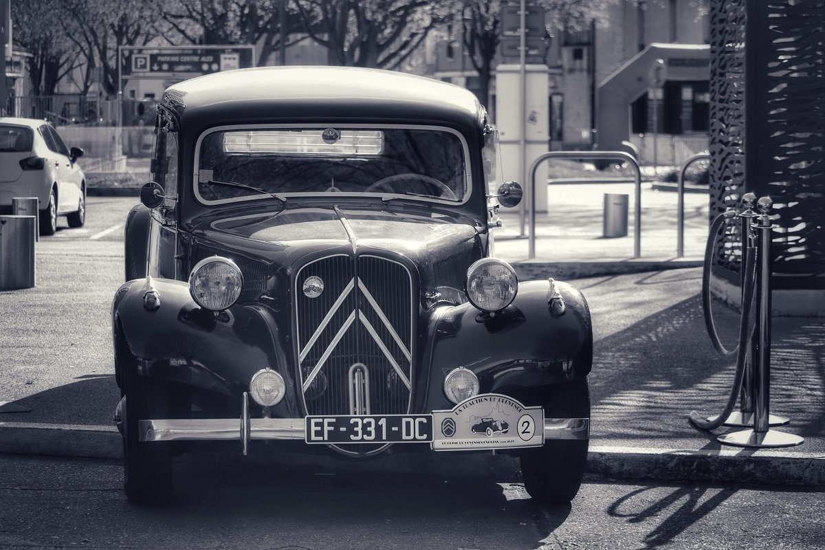 Citroën traction avant #voiturecollection #vintagecar #voituresvintage #voitureancienne #streetcar #Citroën #citroentraction #vintagevoiture