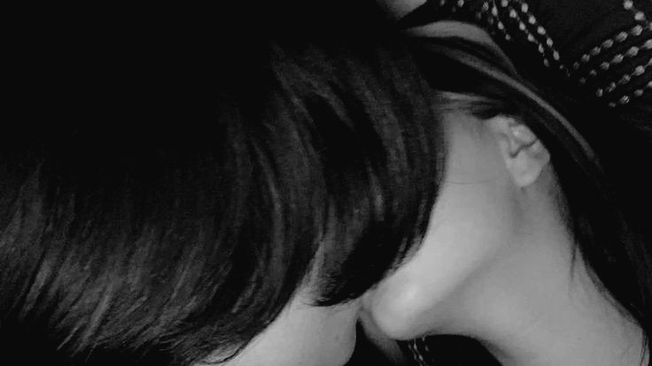 Screaammer's tweet photo. O amor não é perfeito, traz consigo dificuldades, mas quem ama fica ao lado do outro, eu estou disposta a passear por tudo com vocês pois tu és meu universo, eu amo você. https://t.co/FIOm3aXzso