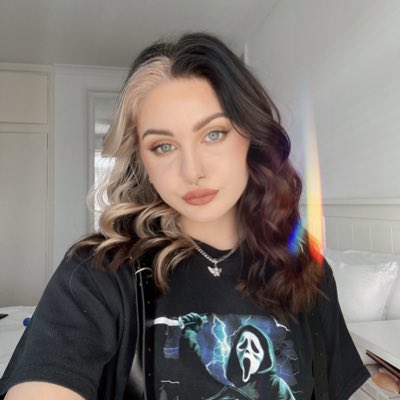 𝐁𝐄𝐂𝐂𝐀 tweet media