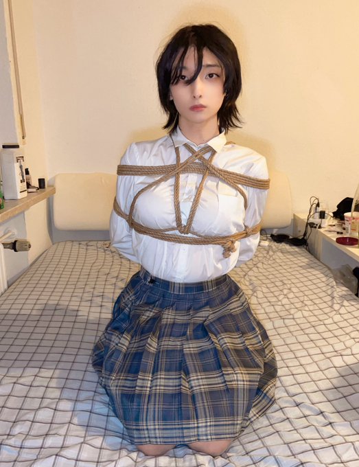 绳缚JK  经典场景 #男娘 #女装 https://t.co/Dg4aKlEUPe<a href="/tag/%E7%94%B7%E5%A8%98"class="tags">#男娘</a><a href="/tag/%E5%A5%B3%E8%A3%85"class="tags">#女装</a>