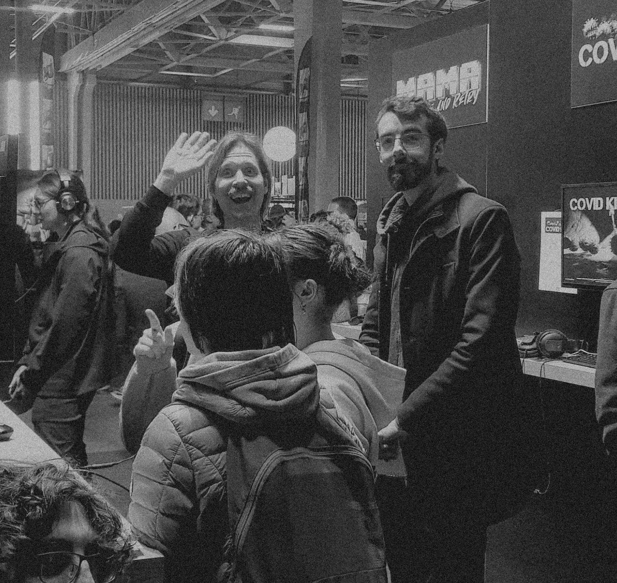 FlatterThanEarth tweet media