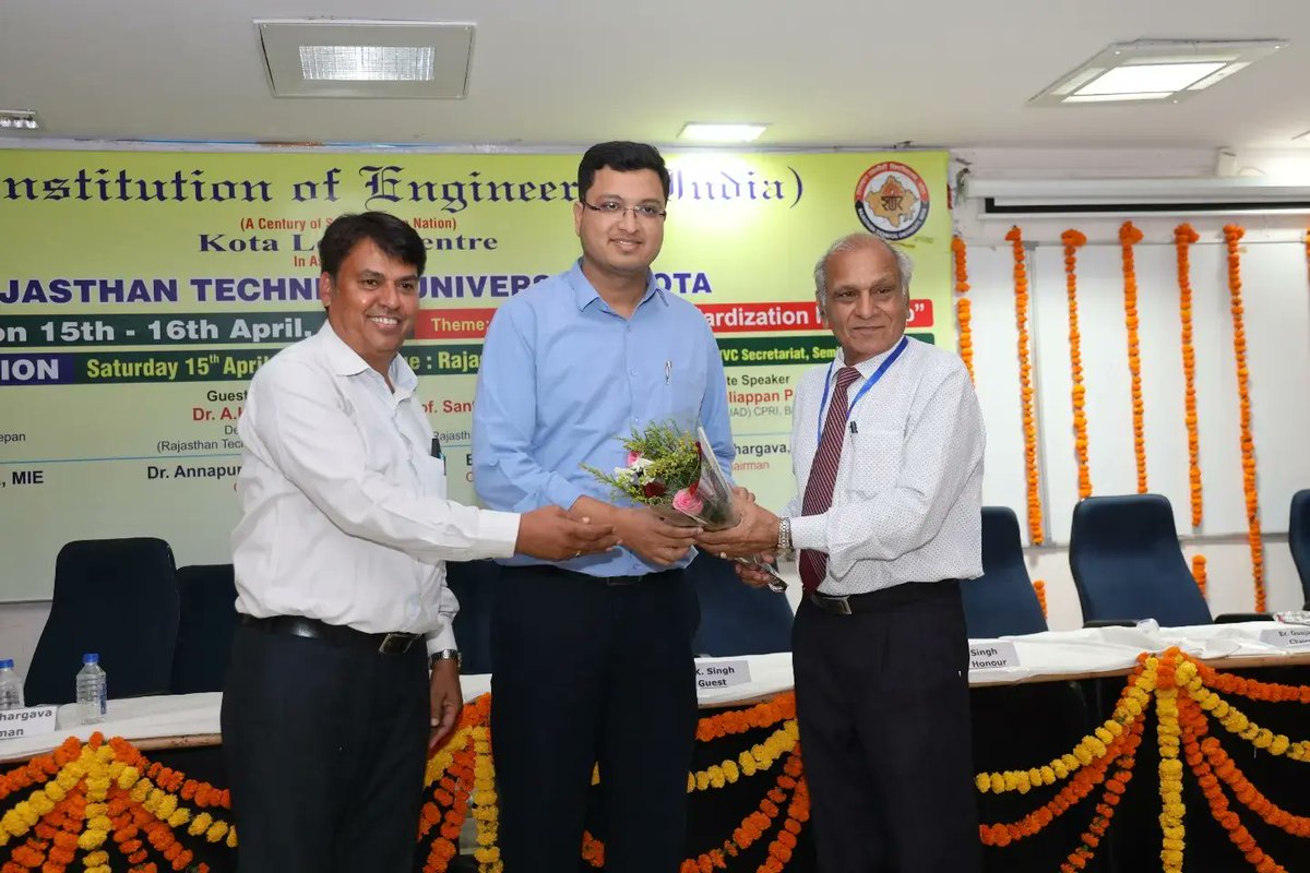 NVSirOfficial's tweet photo. Expressing heartfelt gratitude for inviting me to speak at Rajasthan Technical University . It is an honor to be given the opportunity to share my knowledge and experience with such a talented group of students and faculty.
#nvsir #nvsirphysics #motion #motionkota https://t.co/bwYI3nUr1h