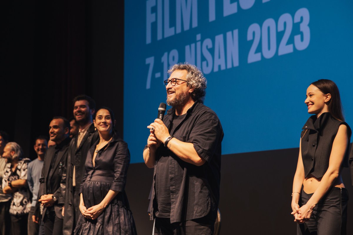 AdbaTv's tweet photo. #BoğaBoğa’nın prömiyeri 42. İstanbul Film Festivali’nde gerçekleşti!

Başrollerinde #KıvançTatlıtuğ ve #FundaEryiğit’in yer aldığı, Onur Saylak ve Hakan Günday imzalı Netflix filmi Boğa Boğa, 42. İstanbul Film Festivali kapsamında görücüye çıktı.
🔗https://t.co/ums6TjDhfT https://t.co/BXGq8AmhrM
