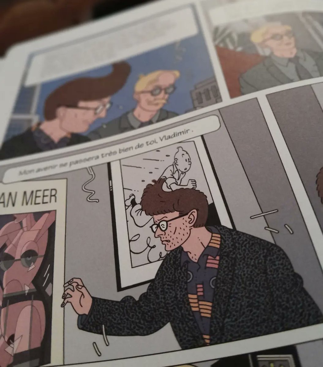 Laucom27's tweet photo. J'ai adoré cette réédition peuplée de clins d’œil à #Hergé, #Jacobs accompagnée d'un dossier expliquant comment les auteurs se sont inspirés de ce qui est arrivé à Stephan de Jaeger. #Ligneclaire
#FrançoisSchuiten #BenoitPeeters
#AlainGoffin #BandeDessinée #RomanGraphique https://t.co/D7rein75uT