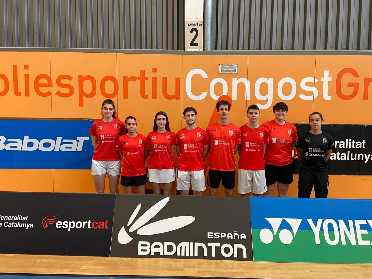 BadmintonGalego's tweet photo. 🏸LIGA NACIONAL - PRIMEIRA OURO🏸

Grandes resultados por parte dos equipos galegos que disputaron esta fin de semana a última xornada de liga desta tempada en Granollers (Barcelona).

Dende a Federación Galega de Bádminton, felicitamos a ambos equipos! LUME🔥 https://t.co/c05Yz4NfX3