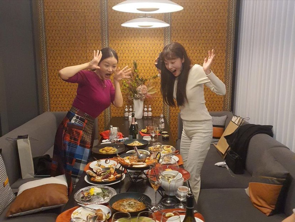 JiChanceFanpage's tweet image. Repost @thehealpark ✨

#에너자이저 들과의 만남은 항상 즐겁습니다🤣 저에게 항상 에너지를 주는 사람들🥰
.
#thanksto @koh_woogie 당예나 마찬가지인데 PDR에 완벽하게 세팅해주신 쉐프님. 얼마나 맛있었길래 이 날씬이들이 이렇게 배터지게 먹는건지😂 먹고죽자 분위기 만들어주셔서 감사🫠
.