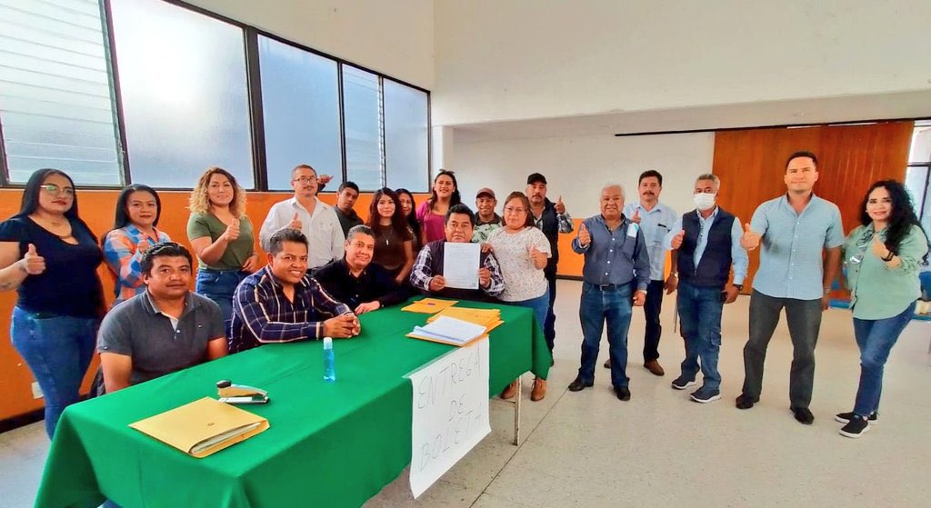 ISNNoticias's tweet photo. #Laboral Con el 95% de la aprobación🗳️ de las y los trabajadores, legitima su CCT el sindicato R. Flores Magon FTP CTM de la empresa Carpe. Con las orientaciones de sus grandes líderes sindicales Don @CarlosAceves_ 🇲🇽 y @leobardosoto #LaCTM avanza en la LEGITIMACIÓN de sus CCT https://t.co/GrXbYV69bl