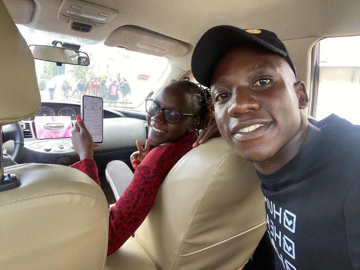 BrindonMwiine's tweet image. 🍊💊🚨
Our Host MC from the #Bitcoin Debate @sheila_waswa did a great job 👏🏾

She is the Founder @MavericksLtd (Organized the Debate) &amp;amp; will accept #Bitcoin for their services

On showing her how fast it is using @blinkbtc - she says #Bitcoin it will be a payment option