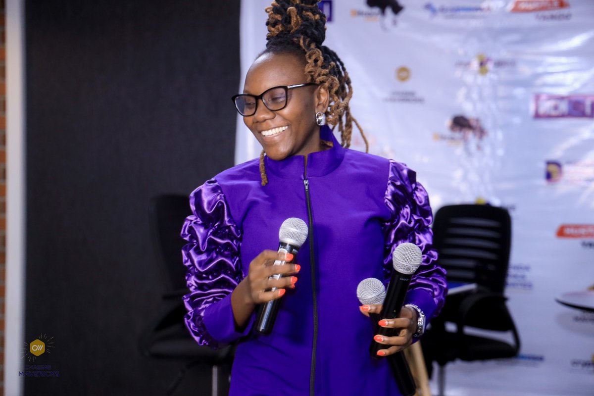 BrindonMwiine's tweet image. 🍊💊🚨
Our Host MC from the #Bitcoin Debate @sheila_waswa did a great job 👏🏾

She is the Founder @MavericksLtd (Organized the Debate) &amp;amp; will accept #Bitcoin for their services

On showing her how fast it is using @blinkbtc - she says #Bitcoin it will be a payment option