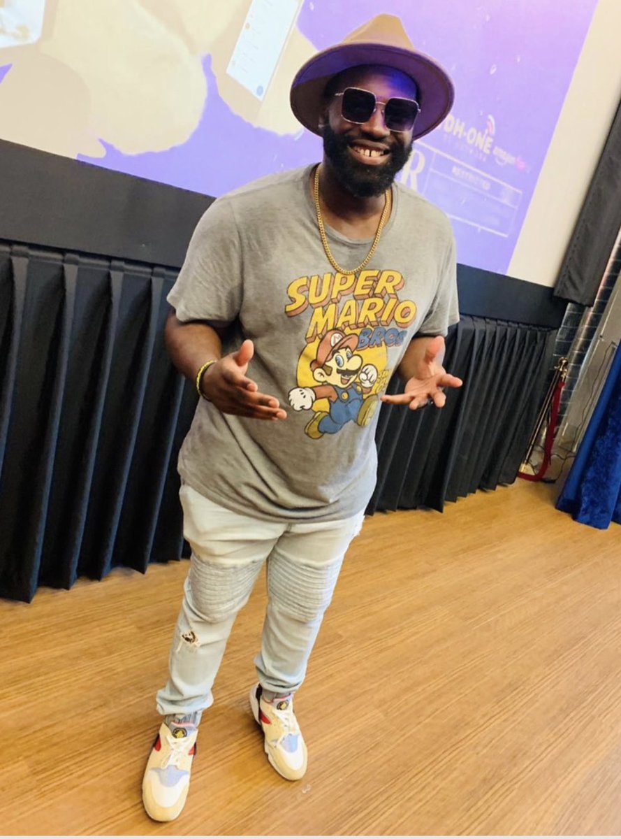 reemomeerak_'s tweet photo. Where do you want to see me HOST 🎙️ at NEXT?
This was last year with hosting my 1st Movie Premiere
I’m just loving the 2nd Turn of my career this far
#ReemoApproved
#ActorsLife
#TrustTheReemo https://t.co/XihI42Shyu