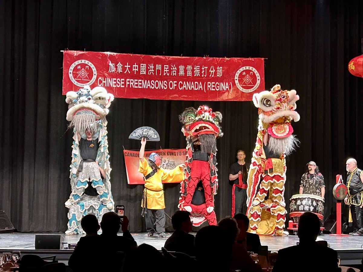 evanbrayshow's tweet photo. Thank you to Nelson Eng and the Chinese Freemasons of Canada for hosting last night’s Chinese Spring Celebration at Casino Regina!  Our @reginapolice crew had a blast!  Congrats to @HRFdn who will make lasts success life changing for many Regina families!! https://t.co/gtFqsvUqUB